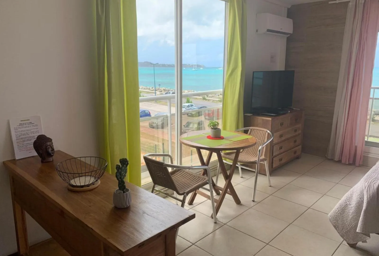 Studio Marigot, Vue Panoramique